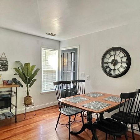 Brand New, Cozy, Modern, One-Bedroom Apartment Falls Church Dış mekan fotoğraf