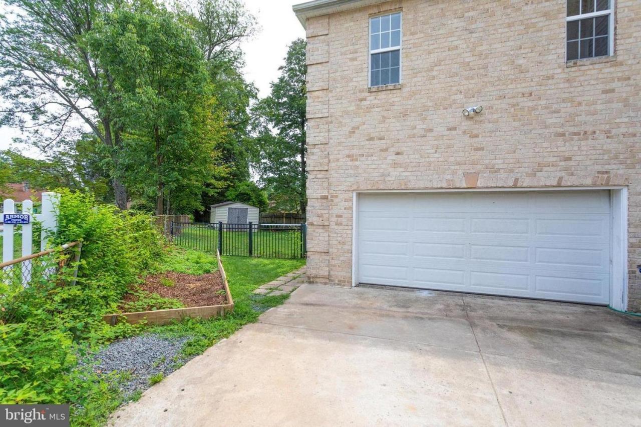 Brand New, Cozy, Modern, One-Bedroom Apartment Falls Church Dış mekan fotoğraf