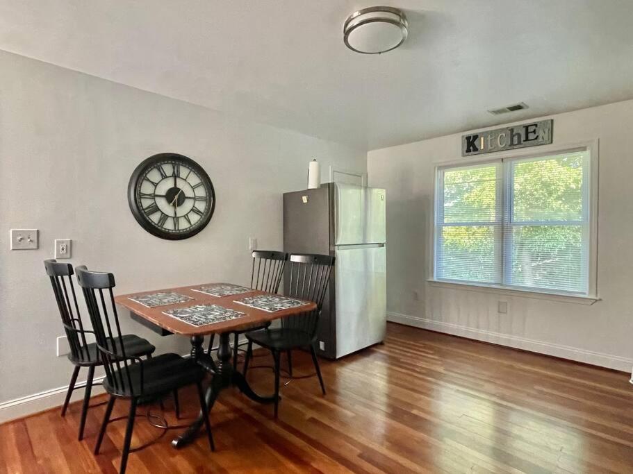 Brand New, Cozy, Modern, One-Bedroom Apartment Falls Church Dış mekan fotoğraf