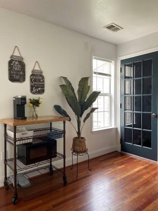 Brand New, Cozy, Modern, One-Bedroom Apartment Falls Church Dış mekan fotoğraf