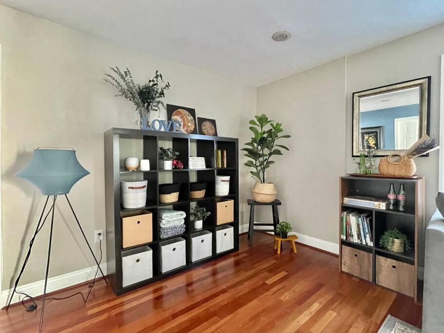 Brand New, Cozy, Modern, One-Bedroom Apartment Falls Church Dış mekan fotoğraf