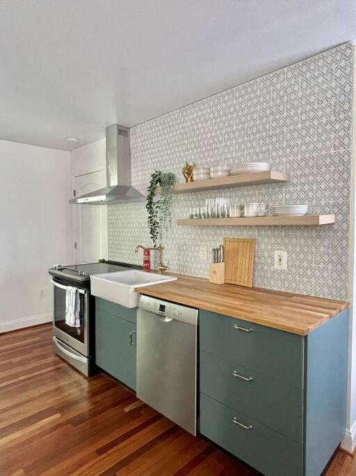 Brand New, Cozy, Modern, One-Bedroom Apartment Falls Church Dış mekan fotoğraf